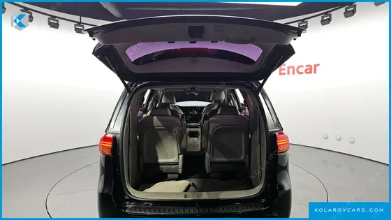 KIA CARNIVAL 9-SEATER NOBLESSE