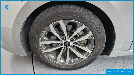HYUNDAI GRANDEUR HG240 LUXURY