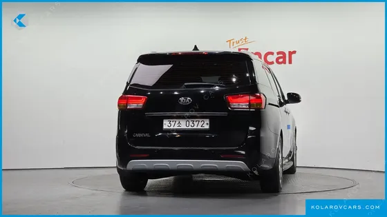 KIA CARNIVAL GASOLINE 9-SEATER NOBLESSE