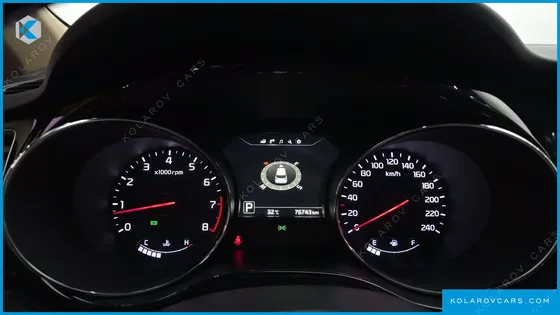 KIA CARNIVAL GASOLINE 9-SEATER NOBLESSE