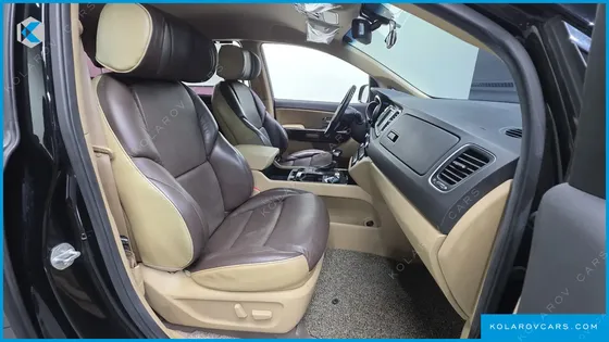 KIA CARNIVAL GASOLINE 9-SEATER NOBLESSE