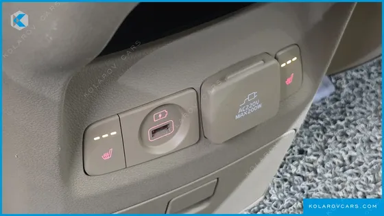 KIA CARNIVAL GASOLINE 9-SEATER NOBLESSE