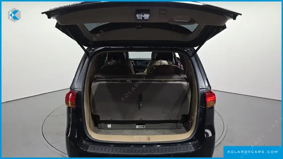 KIA CARNIVAL GASOLINE 9-SEATER NOBLESSE