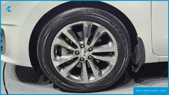 KIA CARNIVAL 9-SEATER PRESTIGE