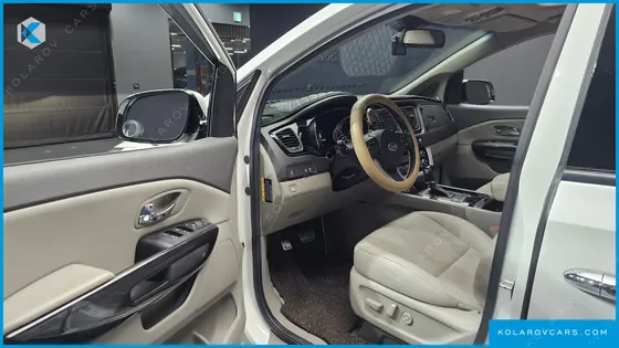 KIA CARNIVAL 9-SEATER PRESTIGE