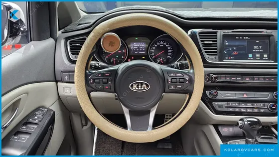 KIA CARNIVAL 9-SEATER PRESTIGE