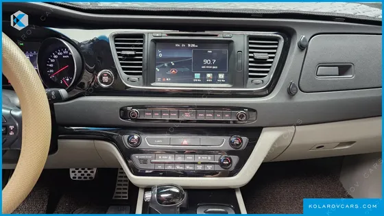 KIA CARNIVAL 9-SEATER PRESTIGE