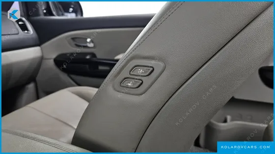 KIA CARNIVAL 9-SEATER NOBLESSE SPECIAL