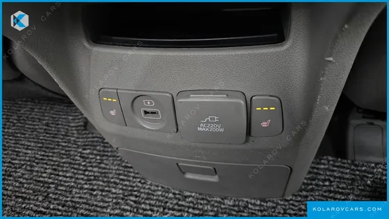 KIA CARNIVAL 9-SEATER NOBLESSE SPECIAL