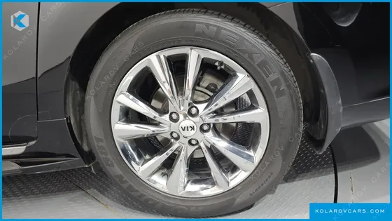 KIA CARNIVAL 9-SEATER NOBLESSE SPECIAL