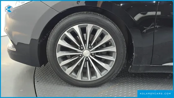 HYUNDAI GRANDEUR HG240 MODERN
