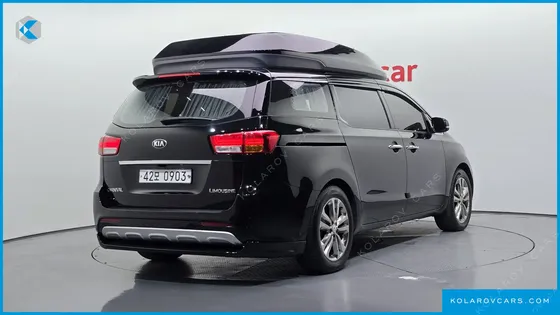 KIA CARNIVAL 9-SEATER HI-LIMOUSINE