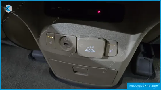 KIA CARNIVAL 9-SEATER HI-LIMOUSINE