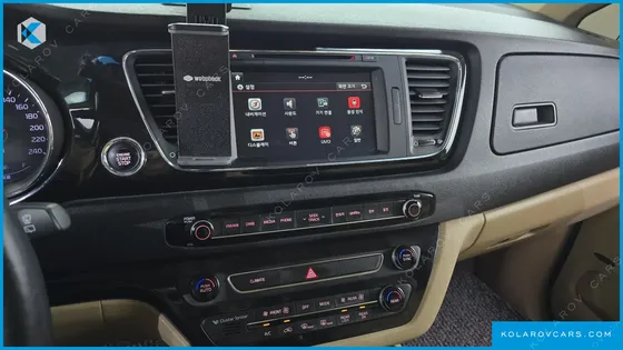 KIA CARNIVAL 9-SEATER HI-LIMOUSINE
