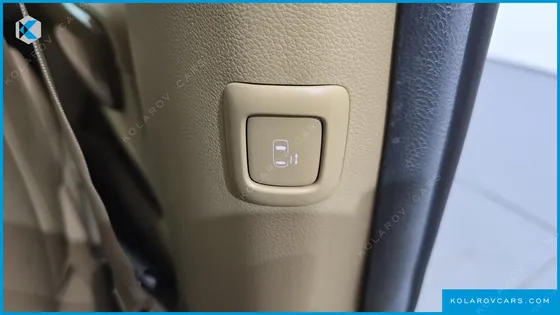 KIA CARNIVAL 9-SEATER HI-LIMOUSINE