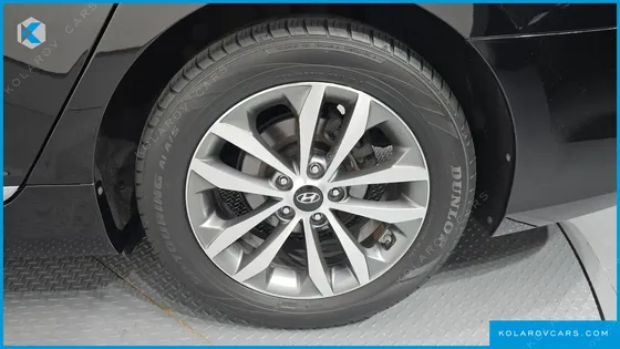 HYUNDAI GRANDEUR HG240 LUXURY