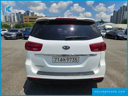 KIA CARNIVAL 11-SEATER DELUXE