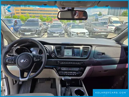 KIA CARNIVAL 11-SEATER DELUXE