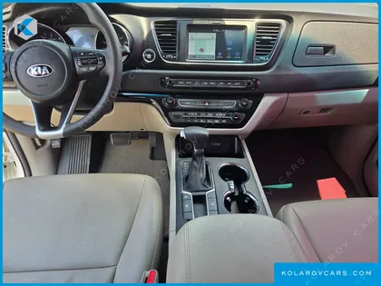 KIA CARNIVAL 11-SEATER DELUXE