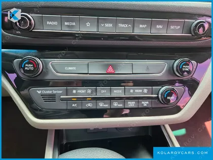 KIA CARNIVAL 11-SEATER DELUXE