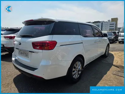 KIA CARNIVAL 11-SEATER DELUXE