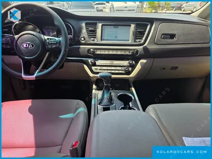 KIA CARNIVAL 11-SEATER DELUXE