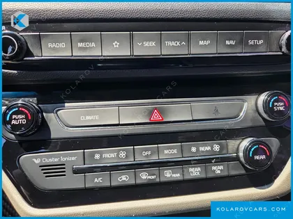 KIA CARNIVAL 11-SEATER DELUXE
