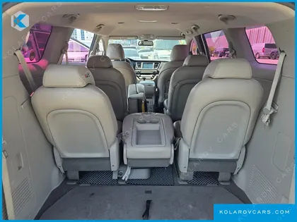 KIA CARNIVAL 11-SEATER DELUXE
