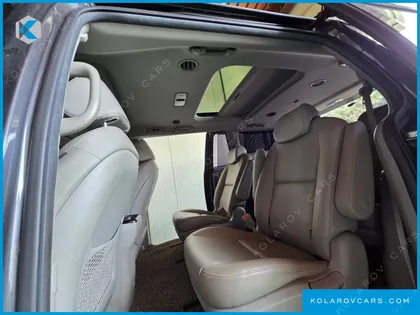 KIA CARNIVAL 9-SEATER PRESTIGE