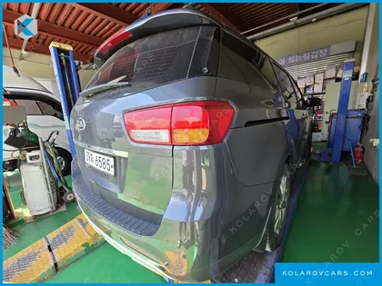KIA CARNIVAL 9-SEATER PRESTIGE