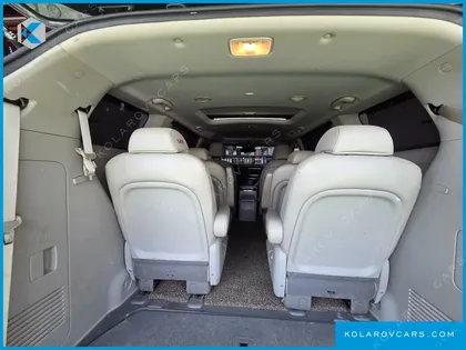 KIA CARNIVAL 9-SEATER PRESTIGE