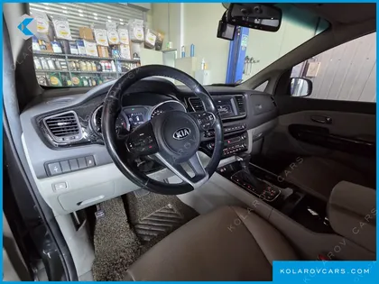 KIA CARNIVAL 9-SEATER PRESTIGE