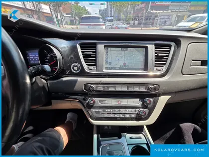 KIA CARNIVAL 9-SEATER PRESTIGE