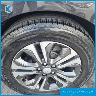 KIA CARNIVAL 9-SEATER LUXURY