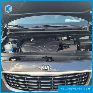 KIA CARNIVAL 9-SEATER LUXURY
