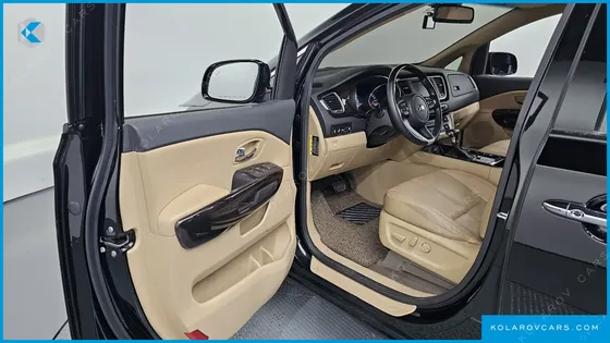 KIA CARNIVAL 9-SEATER NOBLESSE