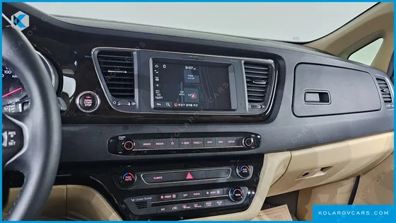 KIA CARNIVAL 9-SEATER NOBLESSE