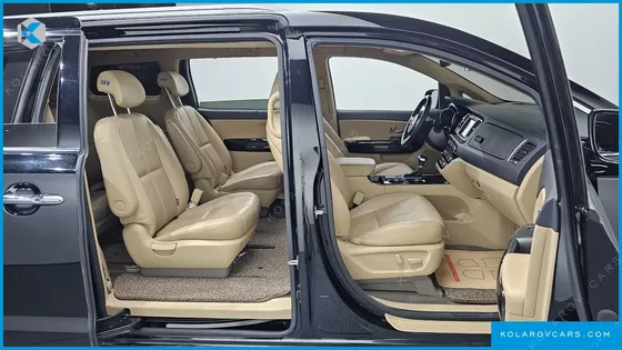 KIA CARNIVAL 9-SEATER NOBLESSE