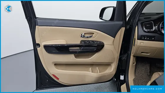 KIA CARNIVAL 9-SEATER NOBLESSE