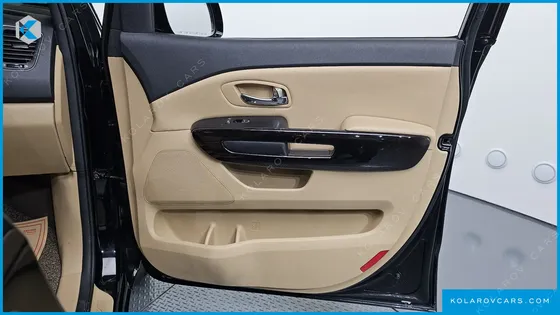 KIA CARNIVAL 9-SEATER NOBLESSE