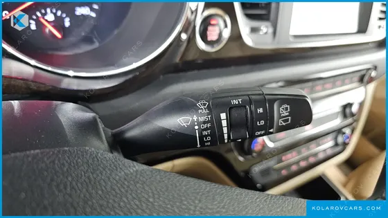 KIA CARNIVAL 9-SEATER NOBLESSE