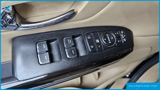 KIA CARNIVAL 9-SEATER NOBLESSE