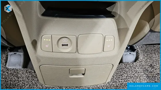 KIA CARNIVAL 9-SEATER NOBLESSE