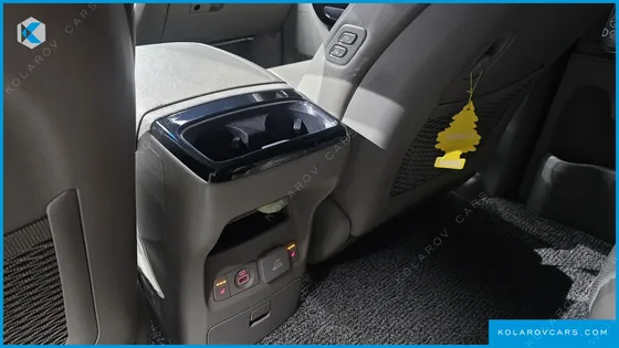 KIA CARNIVAL 9-SEATER NOBLESSE SPECIAL