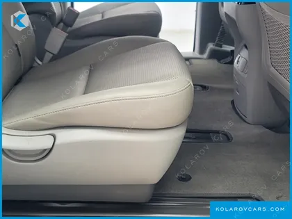 KIA CARNIVAL 9-SEATER PRSTIGE