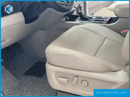 KIA CARNIVAL 9-SEATER PRSTIGE