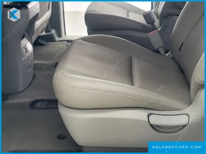 KIA CARNIVAL 9-SEATER PRSTIGE