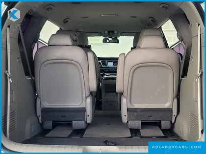 KIA CARNIVAL 9-SEATER PRSTIGE
