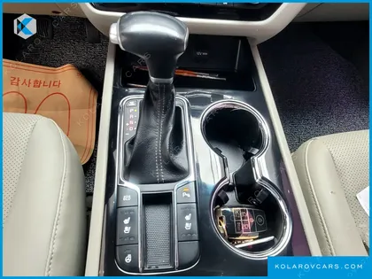 KIA CARNIVAL 9-SEATER PRSTIGE