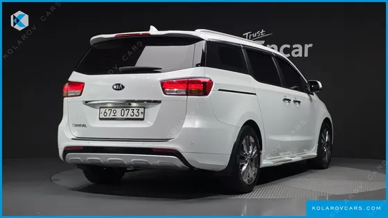 KIA CARNIVAL 9-SEATER PRESTIGE